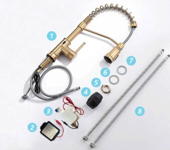 High-quality gold kitchen sink faucet with pull-down sprayer and installation accessories for modern kitchen renovation.