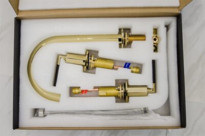 Dual Handle 3-hole Basin Tap 