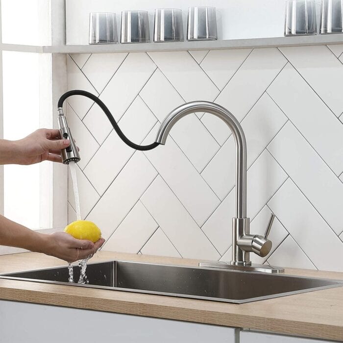 High-quality stainless steel kitchen faucet with pull-down spray for modern tubs and sinks.