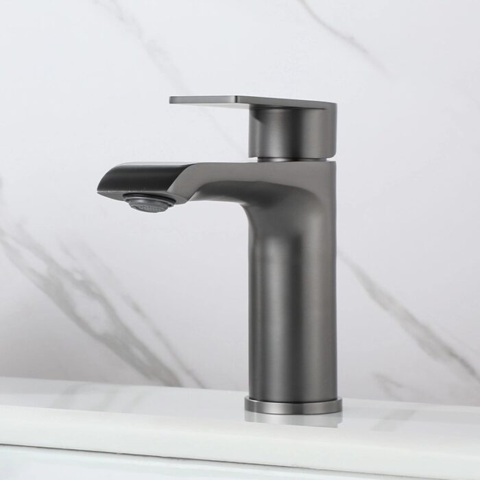 Single Handle Faucet Single Hole Bathroom Sink Tap