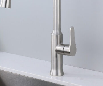 Single Handle Kitchen Faucet with Pull out Sprayer X6