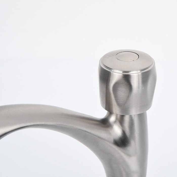 Single Hole Lav Faucet